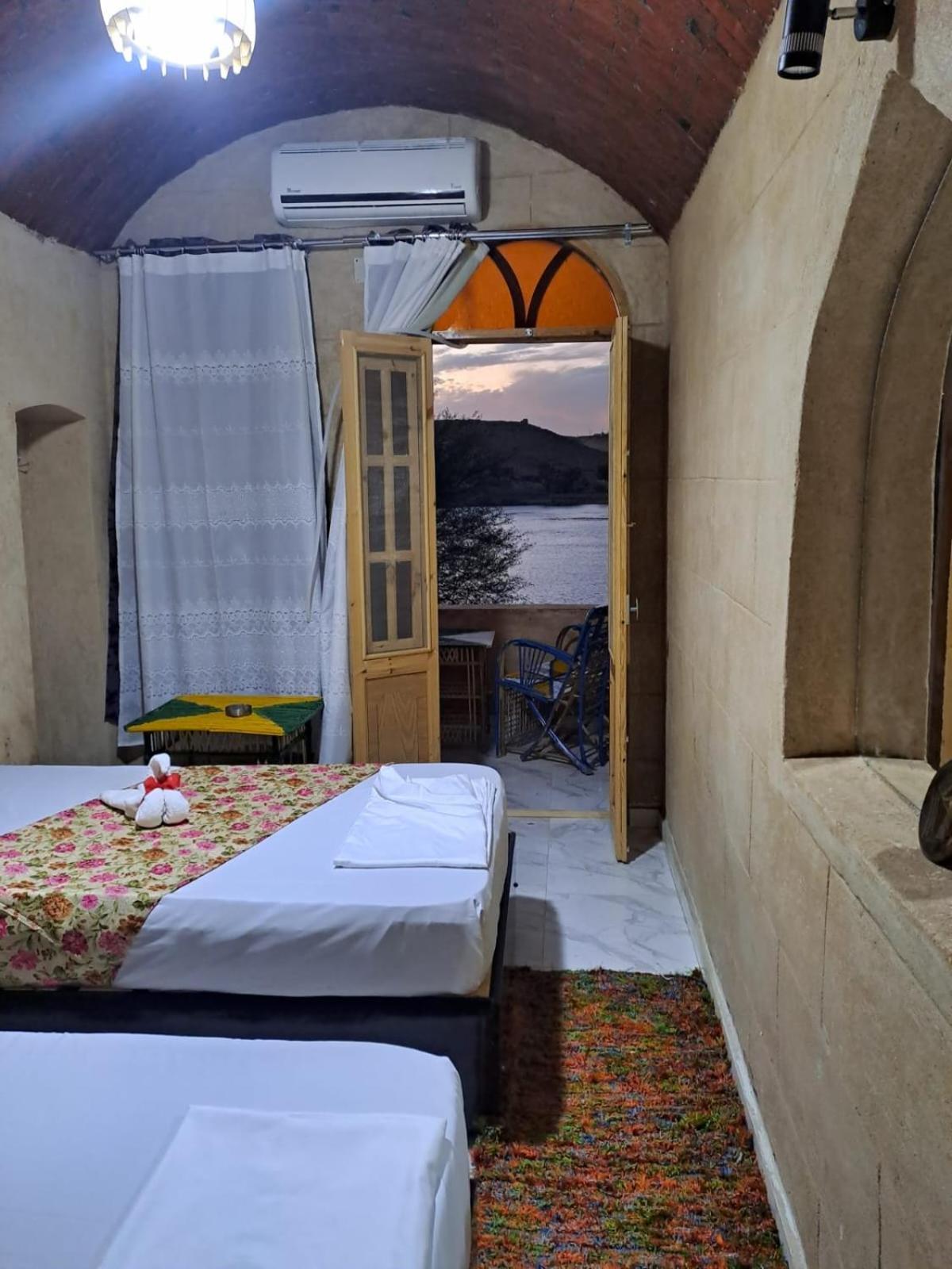 Queen House Assouan Extérieur photo