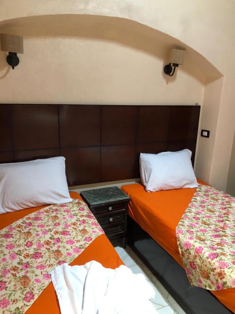Queen House Assouan Extérieur photo